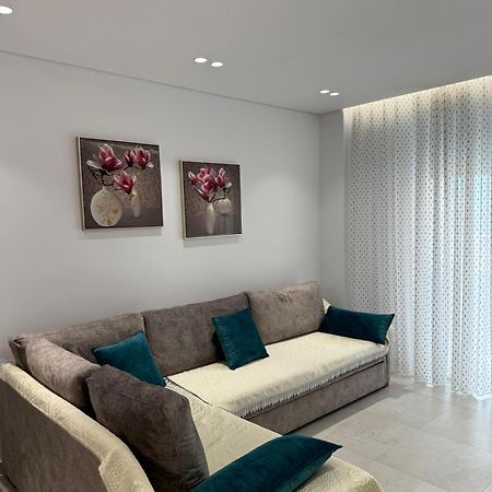 Alpha Lux Apartment Sarandë エクステリア 写真