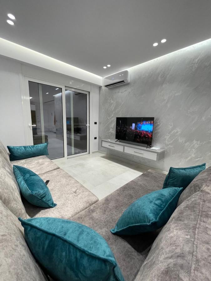 Alpha Lux Apartment Sarandë エクステリア 写真
