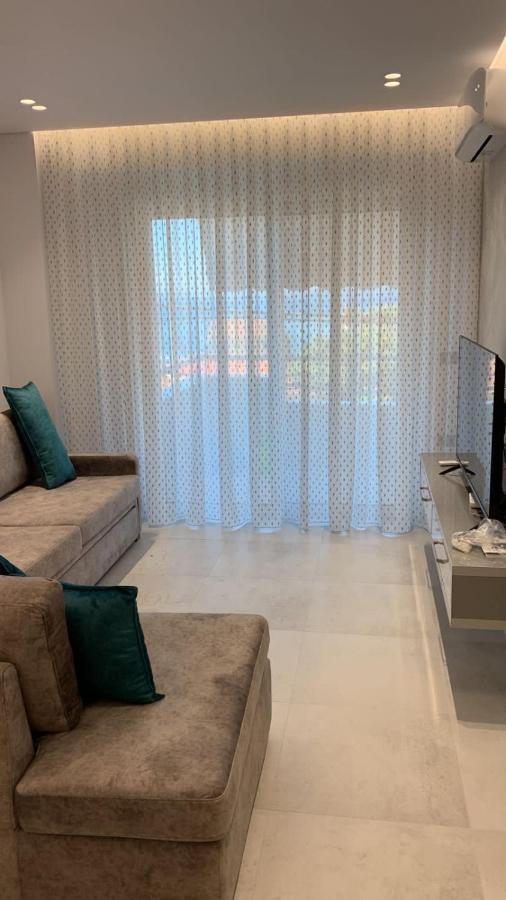 Alpha Lux Apartment Sarandë エクステリア 写真